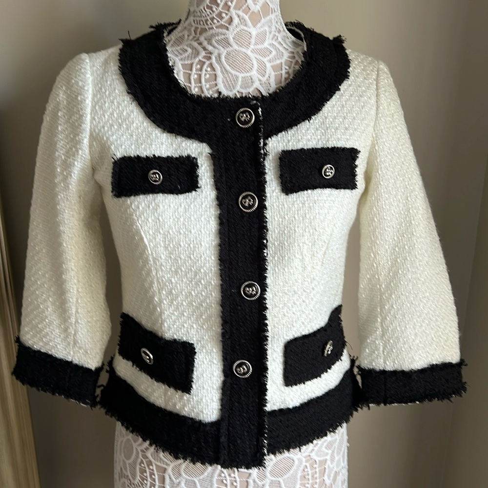 Tweeds jacket with 3/4 sleeves